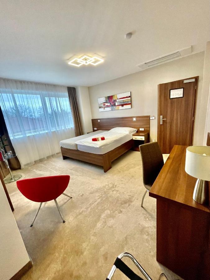 Pierre Hotel Пардубіце Екстер'єр фото