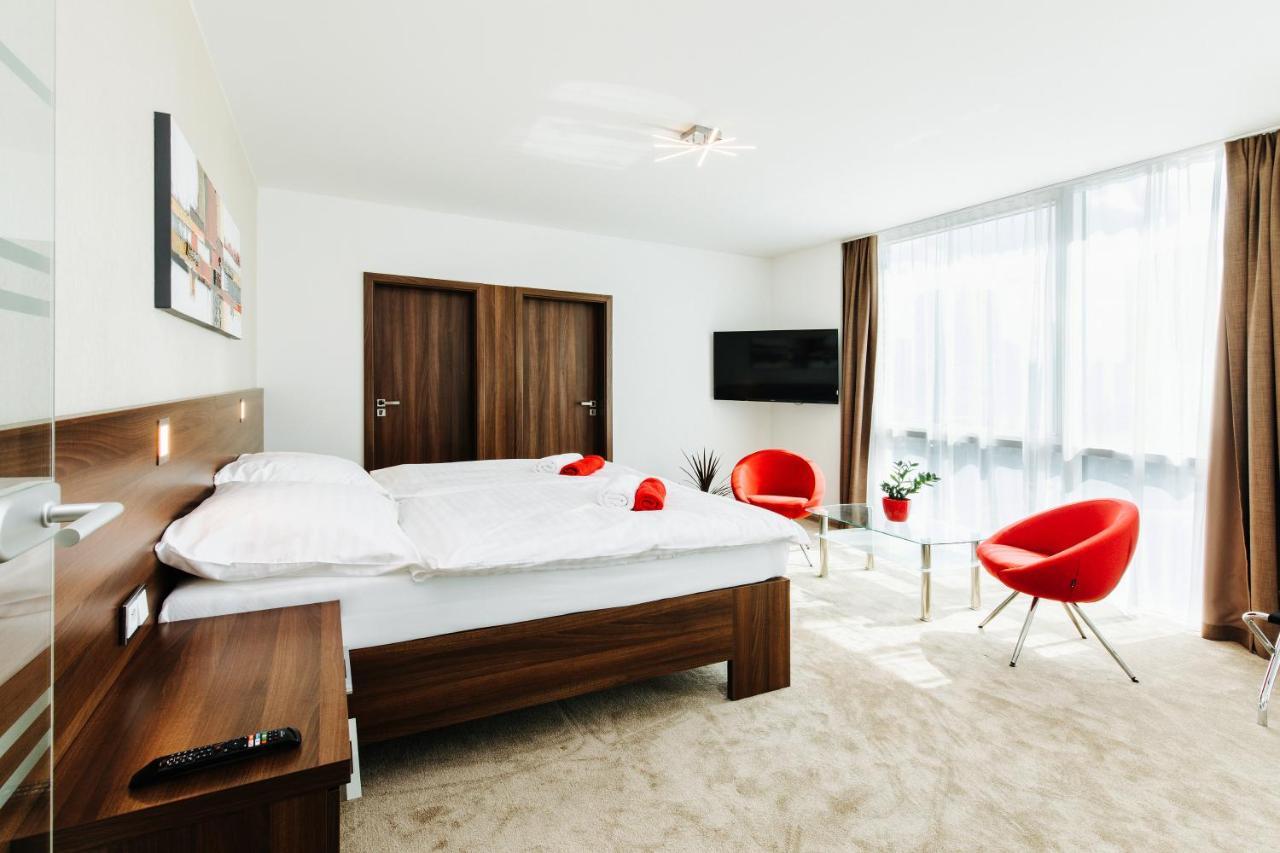 Pierre Hotel Пардубіце Екстер'єр фото